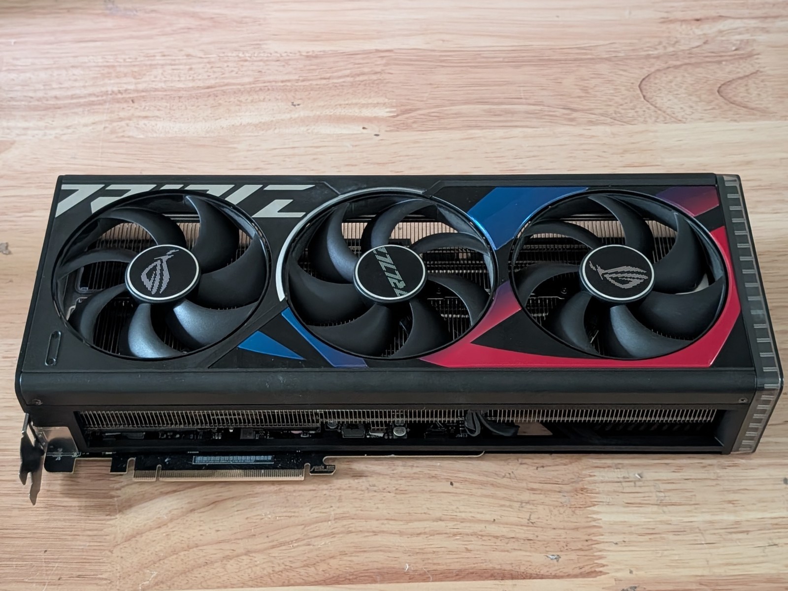 BH  BEST OFFER ASUS ROG Strix  - Rtx 4090 24Gb Gddr6X 评论和价格